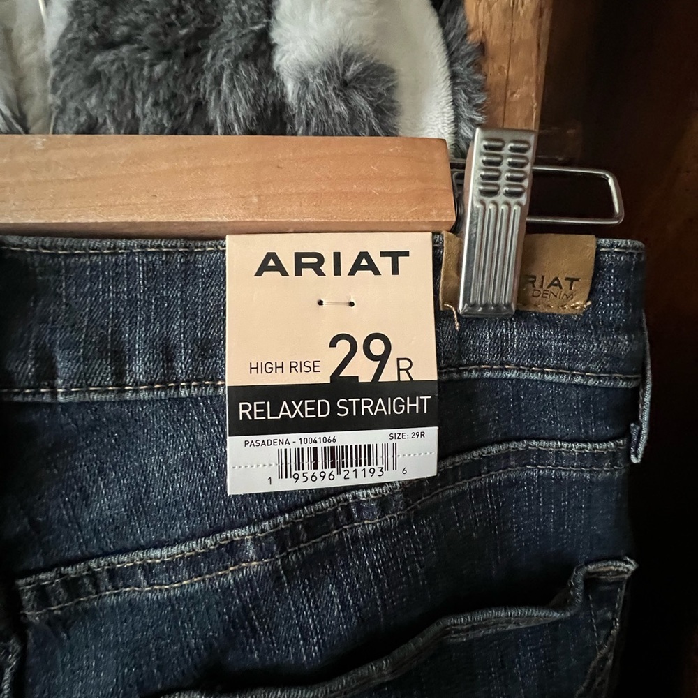 Ariat High Rise  Ultra Relaxed Frankie Straight Jean - Pasadena (29R) - Picture 2 of 5
